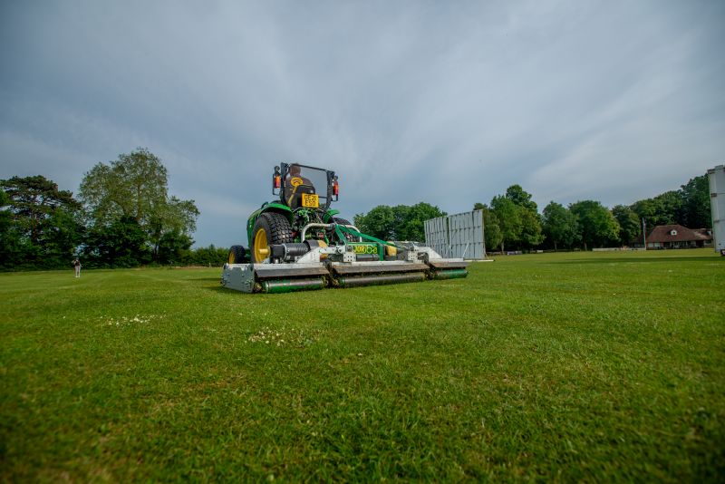 Superb mower for an elite turf finish